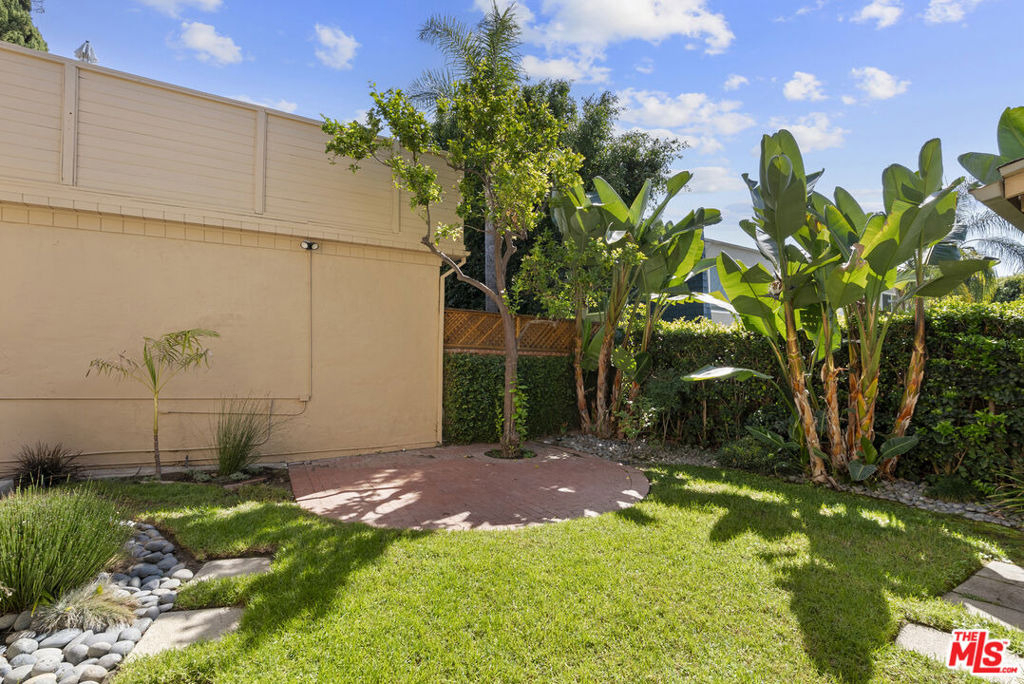 8824 1/2 Harratt Street - Photo 15