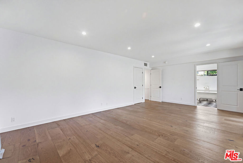 393 Huntley Drive - Photo 11
