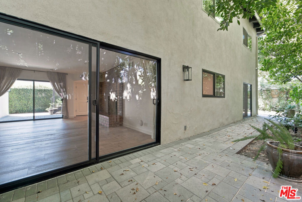 393 Huntley Drive - Photo 23