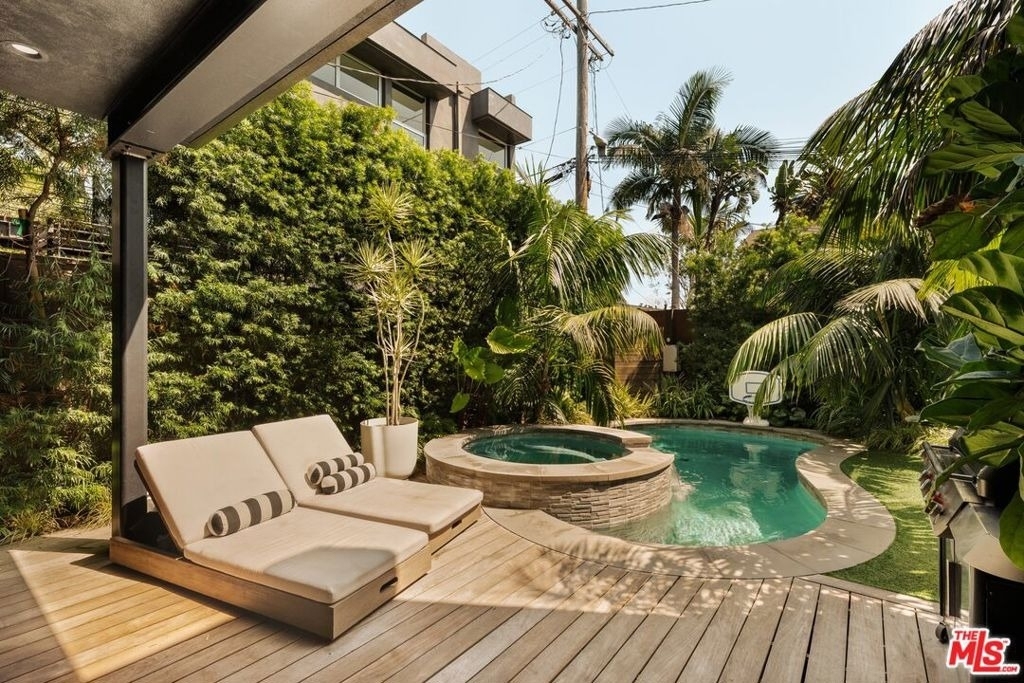 712 Nowita Place - Photo 22