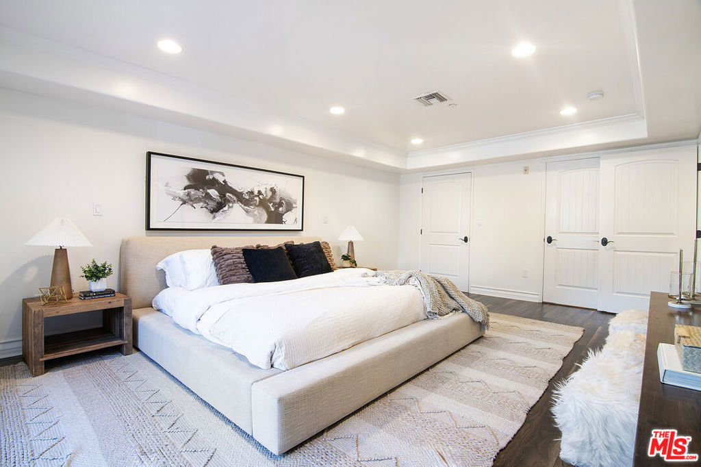 10390 La Grange Avenue - Photo 13