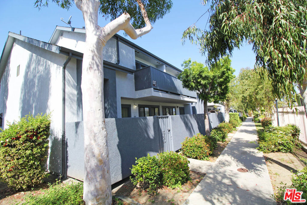 4180 Marlton Avenue - Photo 1