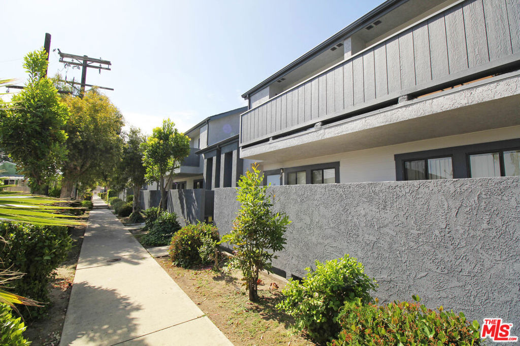 4180 Marlton Avenue - Photo 15