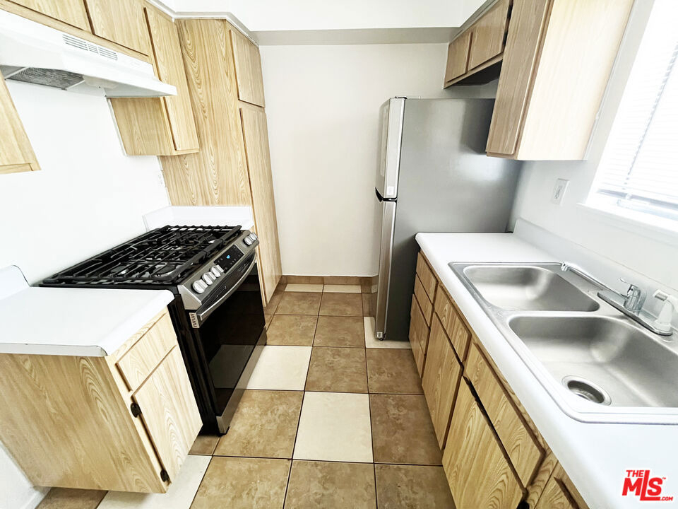 4180 Marlton Avenue - Photo 8