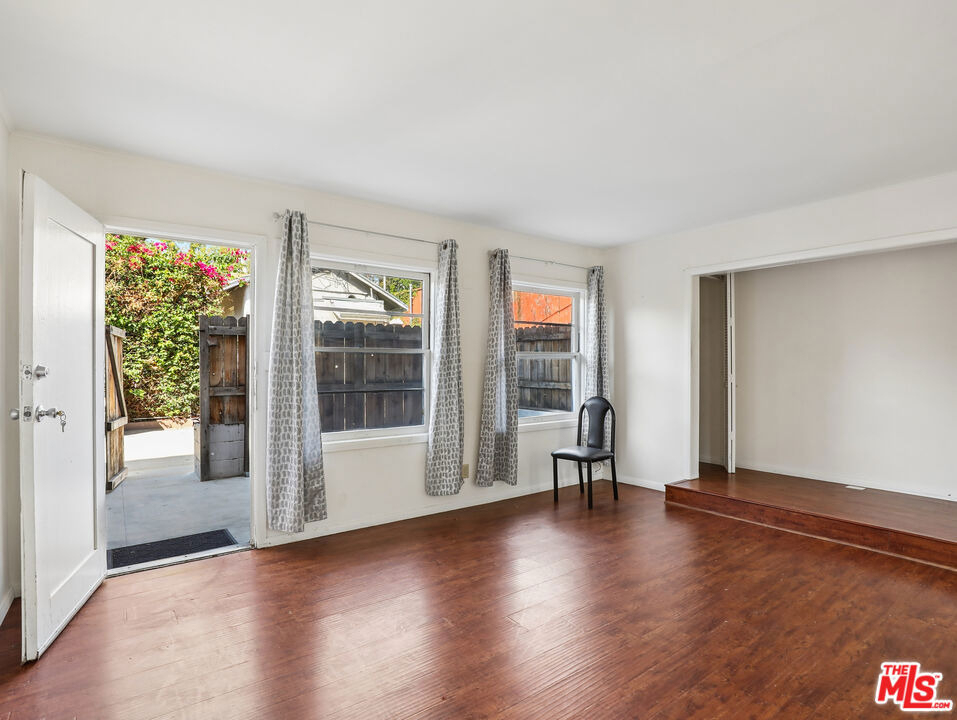 1236 N Gardner Street - Photo 1
