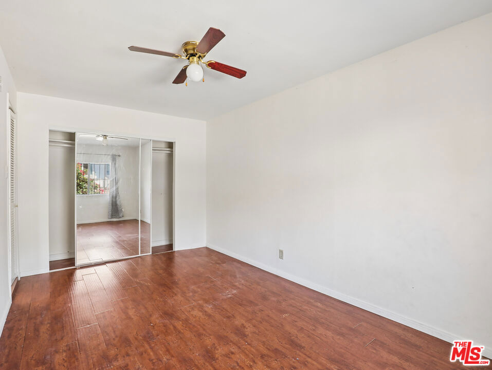 1236 N Gardner Street - Photo 11