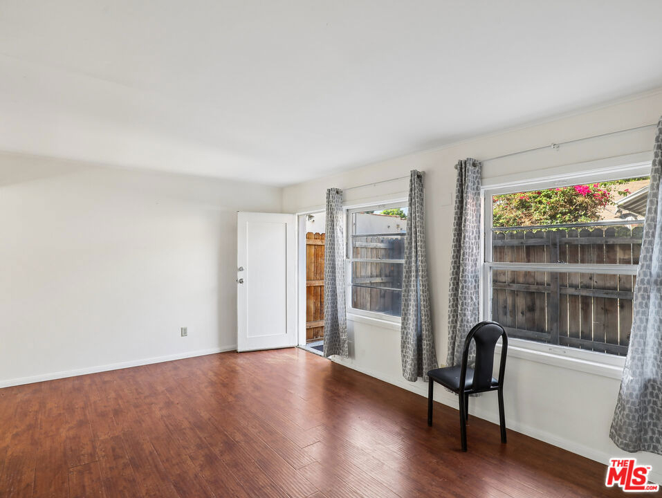 1236 N Gardner Street - Photo 3