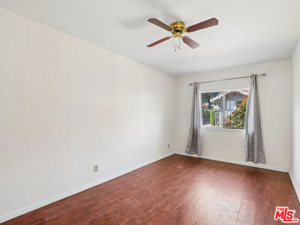 1236 N Gardner Street - Photo 8