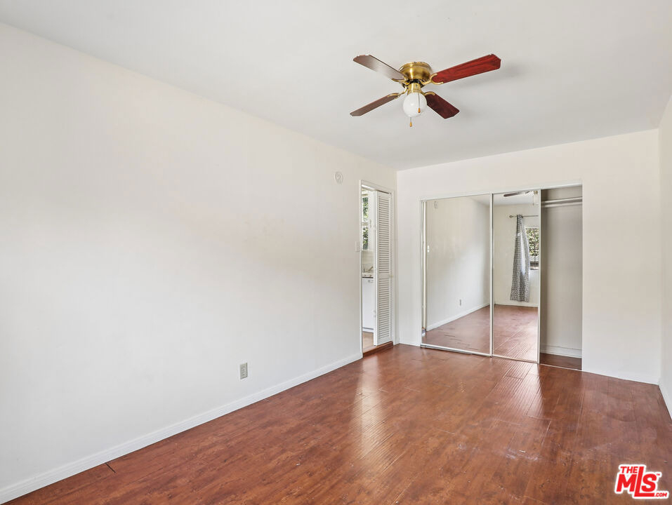 1236 N Gardner Street - Photo 9