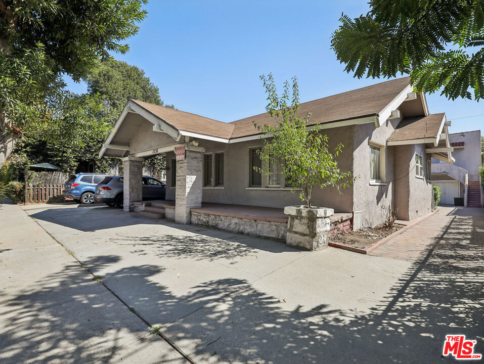 1236 N Gardner Street - Photo 15