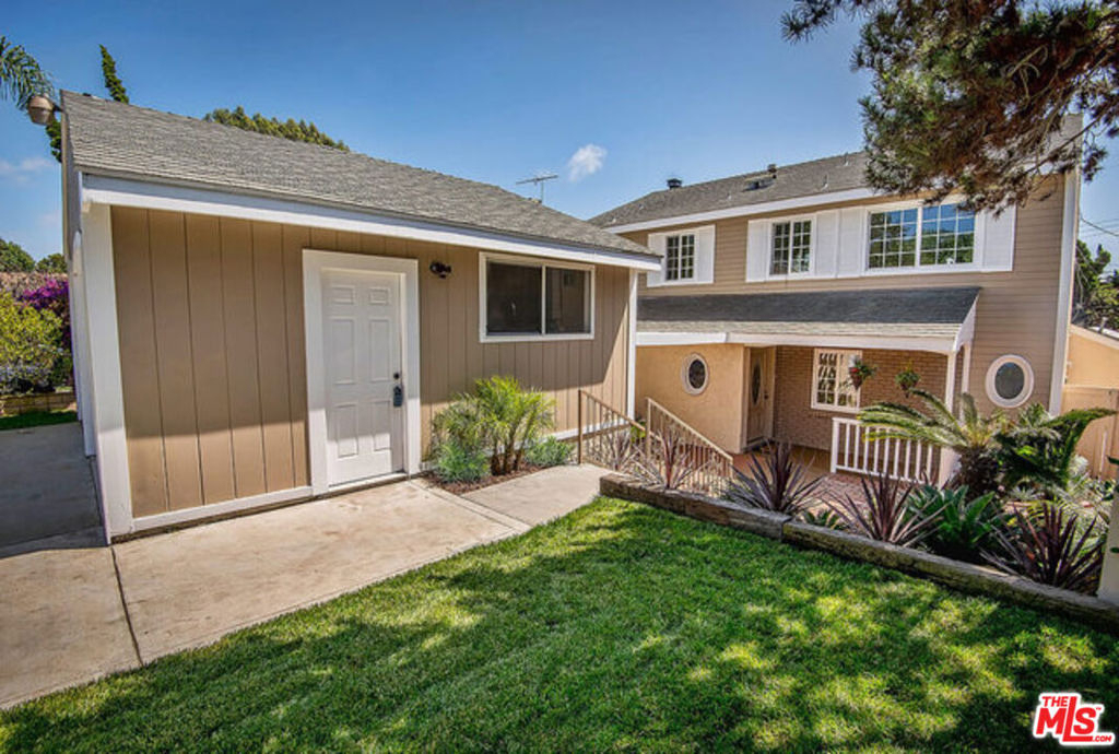 7830 W 83rd Street - Photo 2
