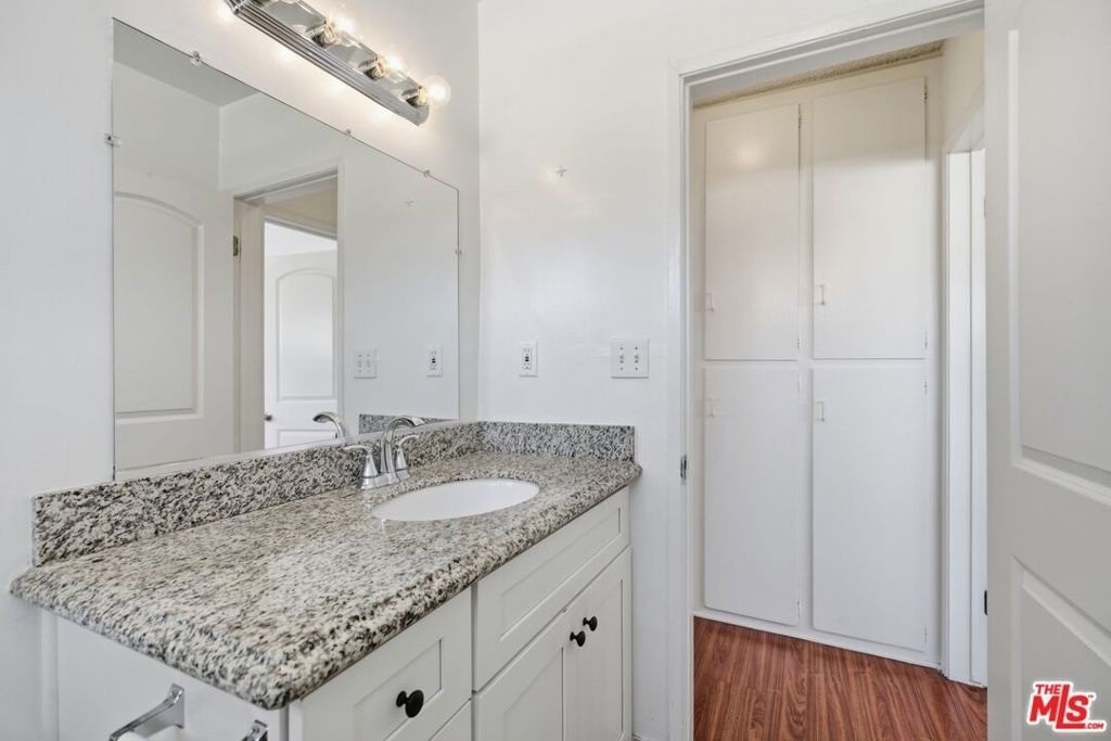 1812 N Gramercy Place - Photo 8