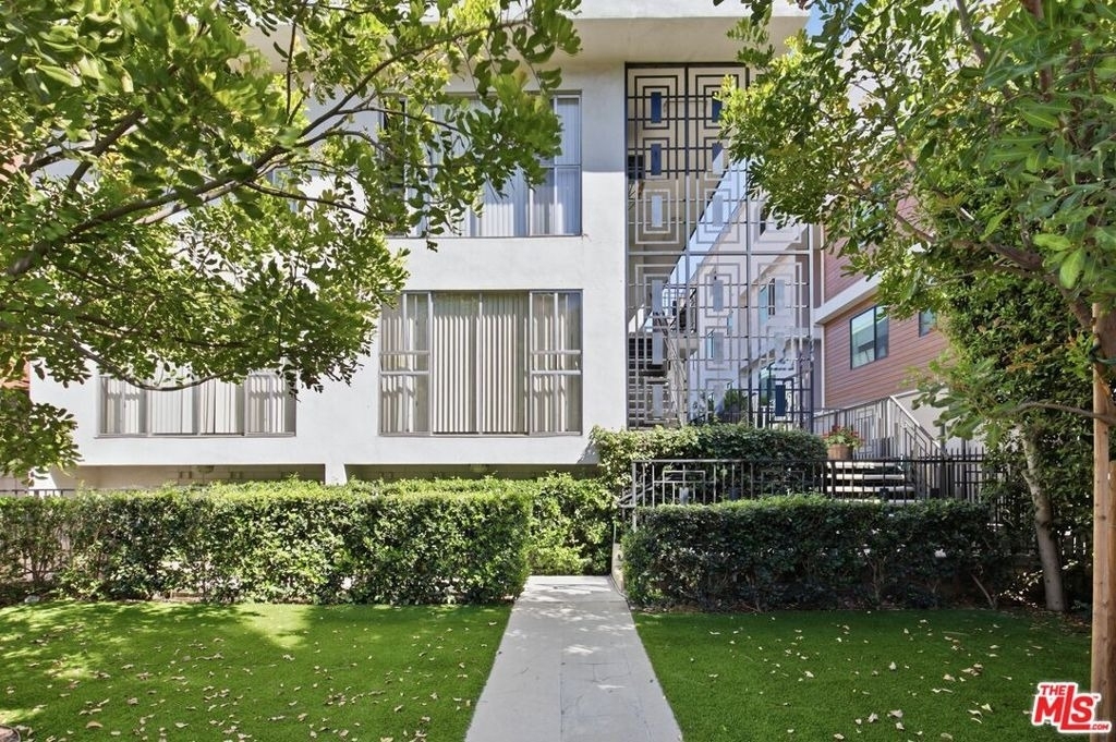 1812 N Gramercy Place - Photo 11
