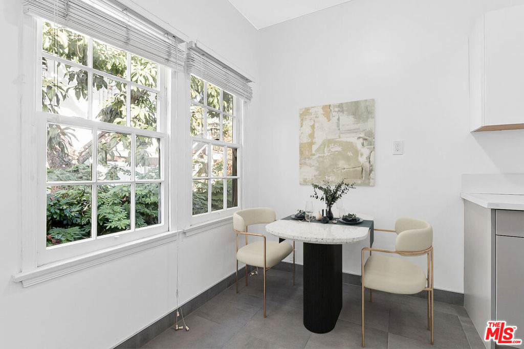 963 N Doheny Drive - Photo 4