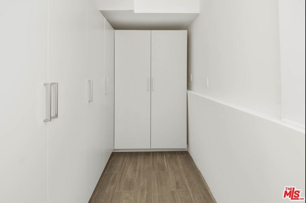 1105 Alta Loma Road - Photo 4