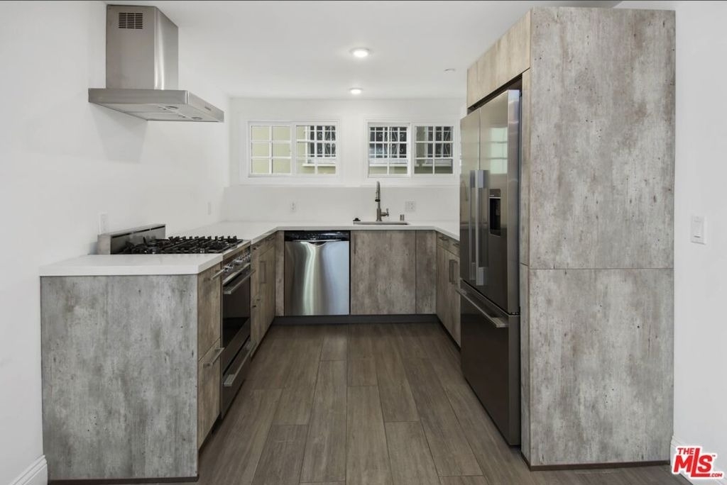 1105 Alta Loma Road - Photo 1