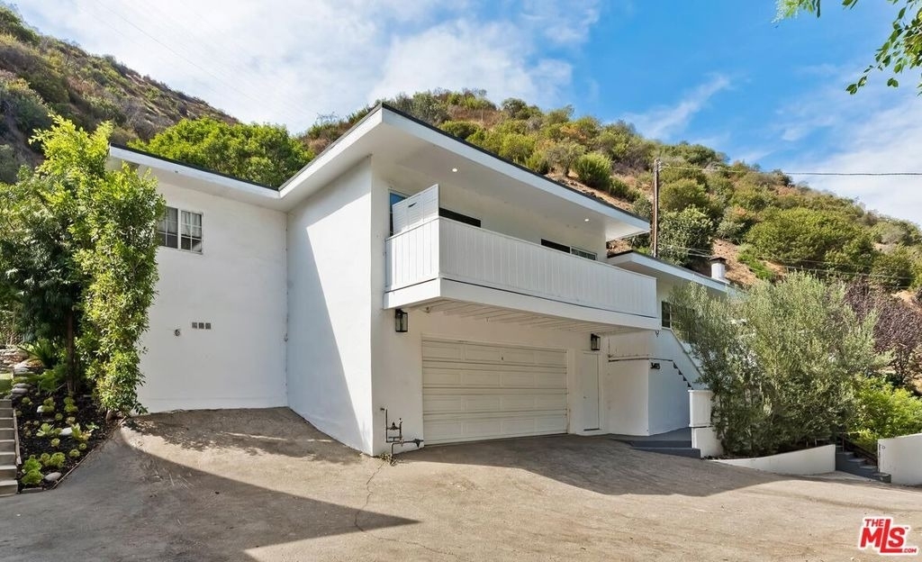 3493 Mandeville Canyon Road - Photo 1