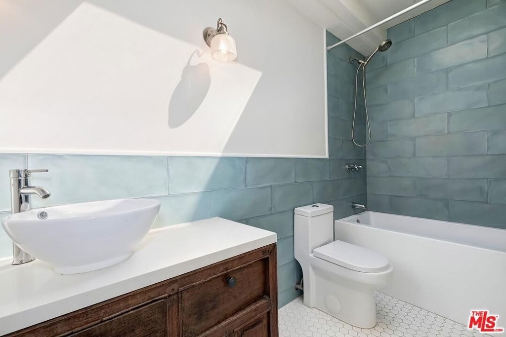3493 Mandeville Canyon Road - Photo 15