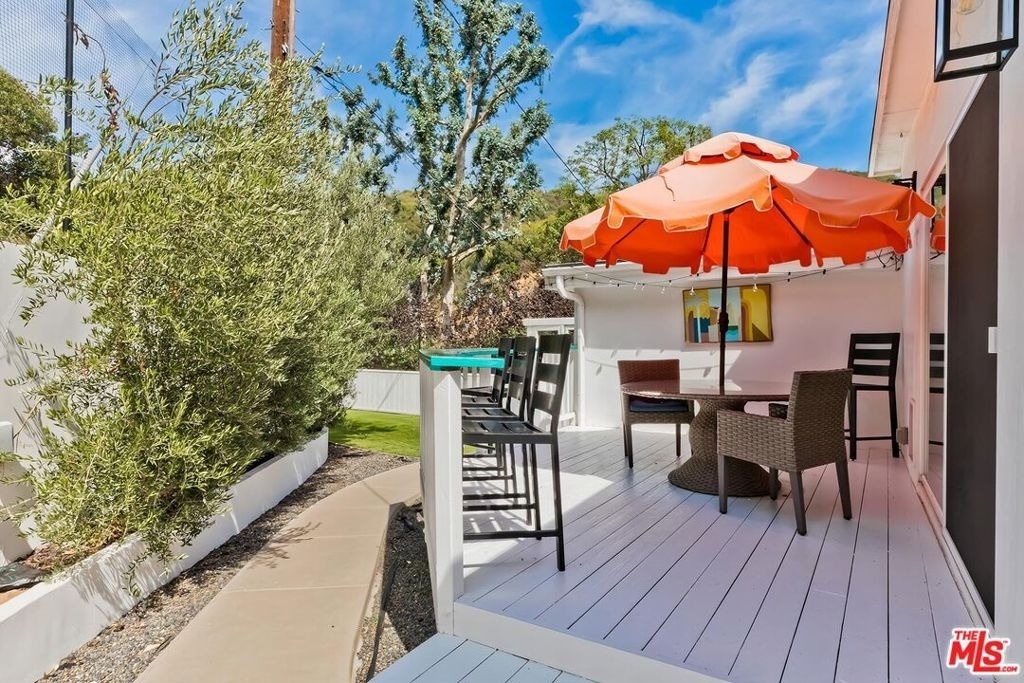 3493 Mandeville Canyon Road - Photo 17