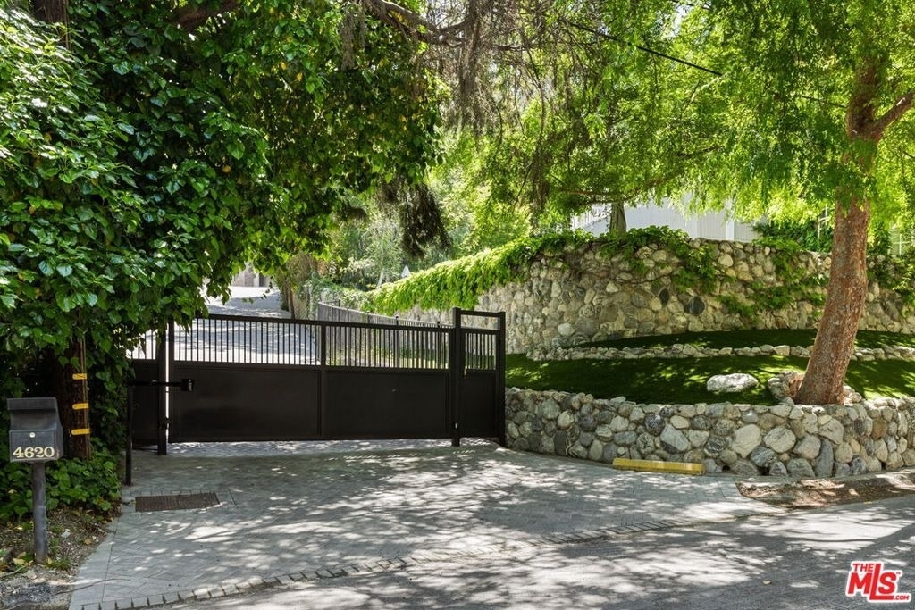 4624 Balboa Avenue - Photo 43