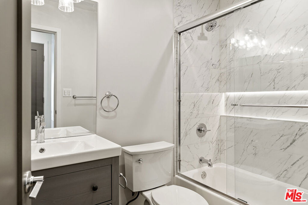 3314 S Mentone Avenue - Photo 8