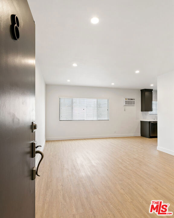 3314 S Mentone Avenue - Photo 10