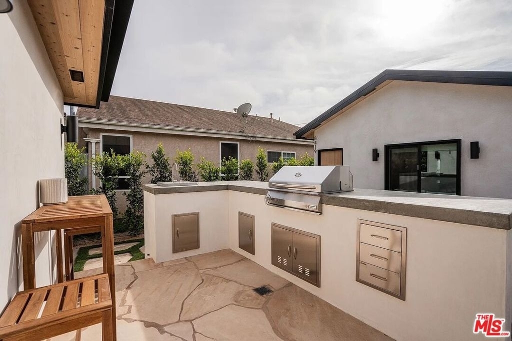 8417 Holy Cross Place - Photo 32