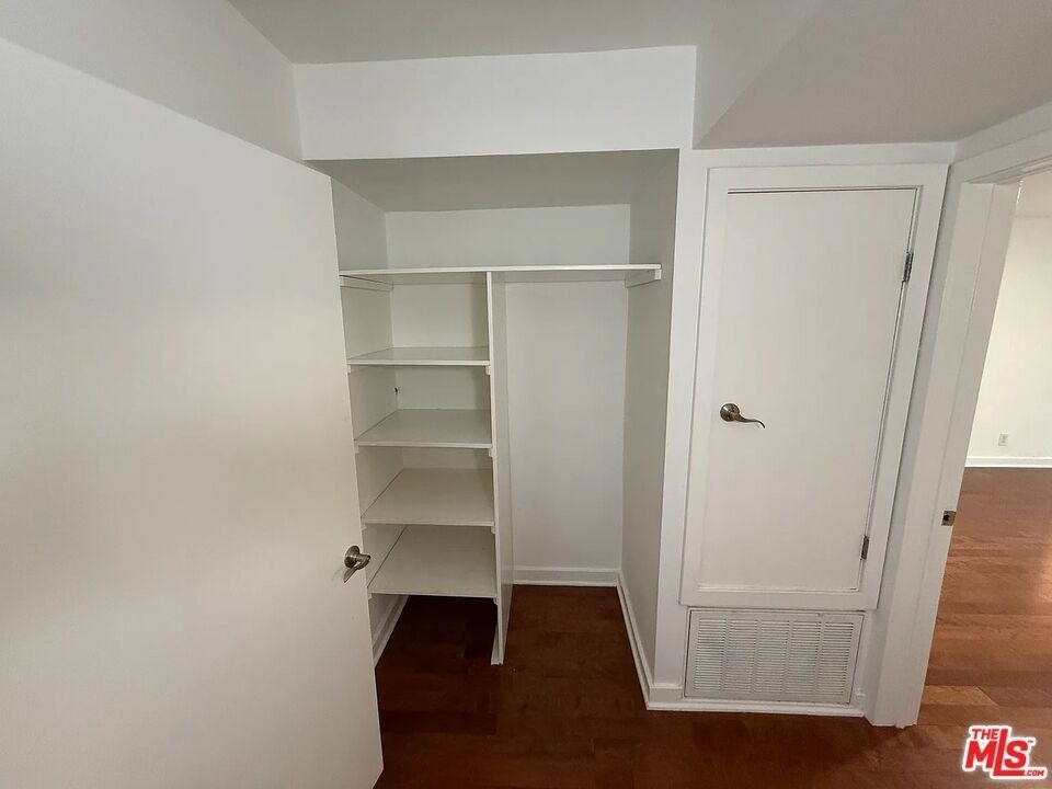 811 S Bedford Street - Photo 6