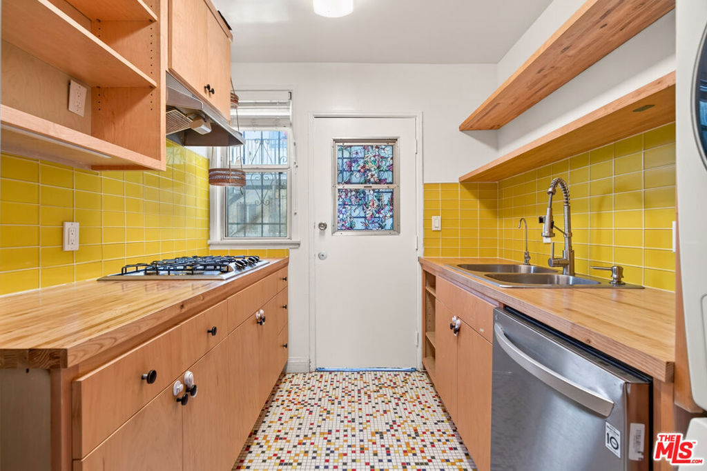 5605 Clemson Street - Photo 3