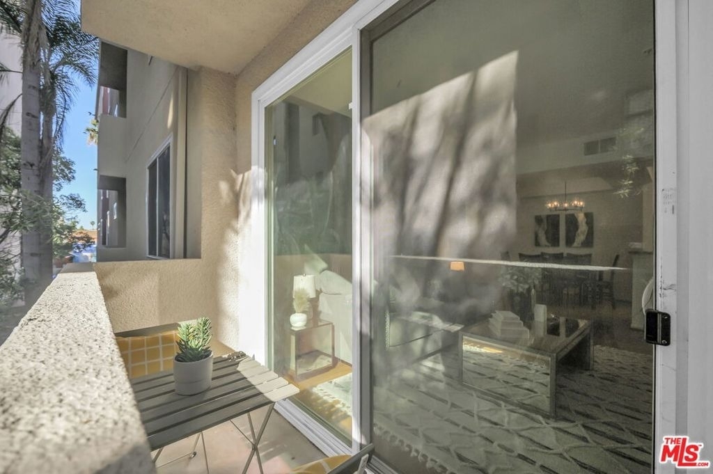 620 S Gramercy Place - Photo 5
