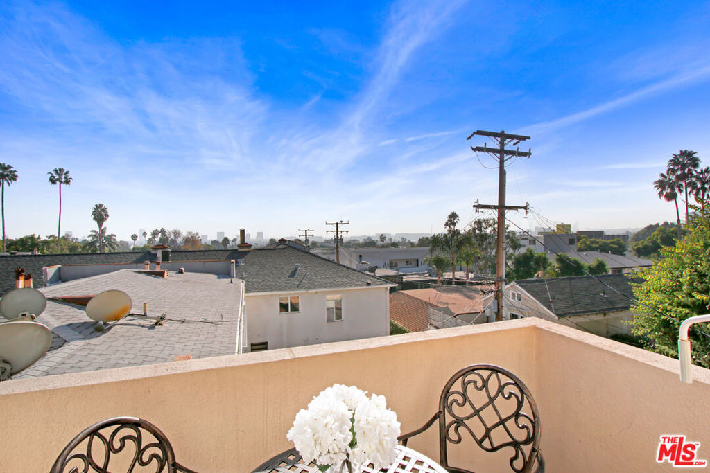 8262 Fountain Avenue - Photo 8