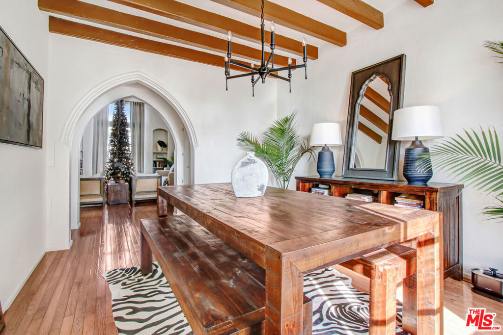 8262 Fountain Avenue - Photo 4