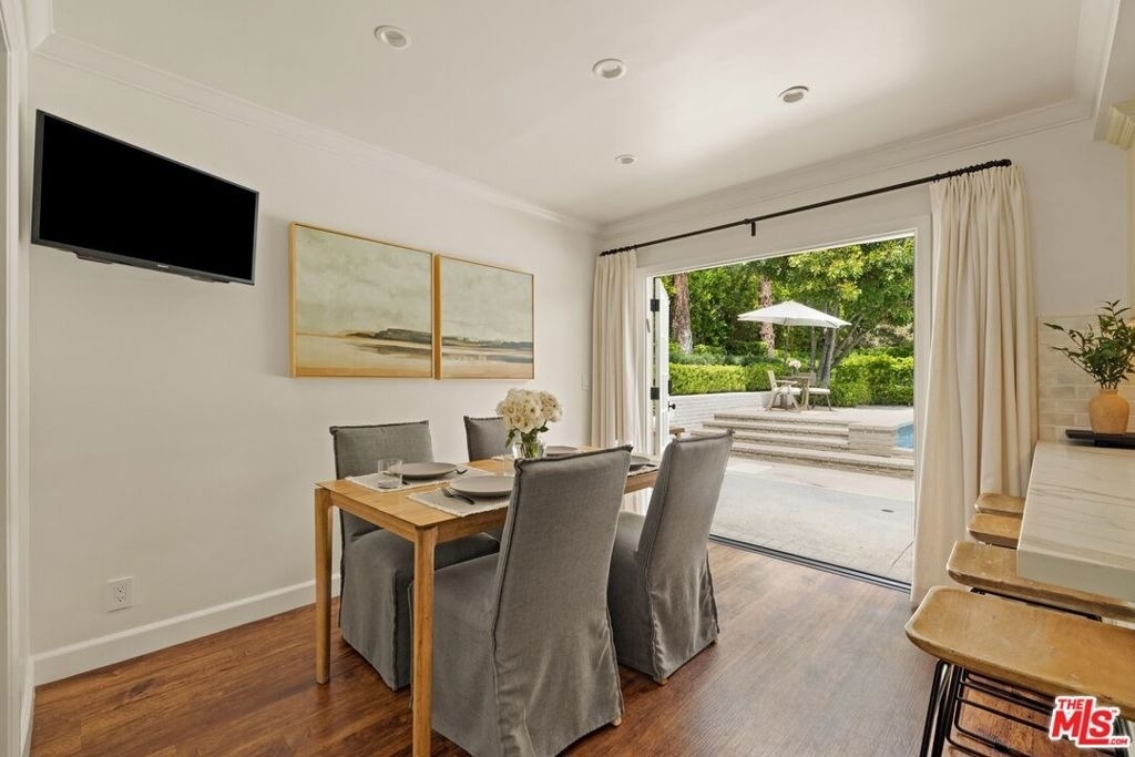 2878 Royston Place - Photo 8