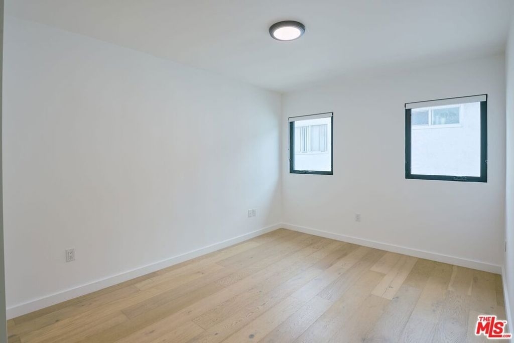 11785 Gateway Boulevard - Photo 1