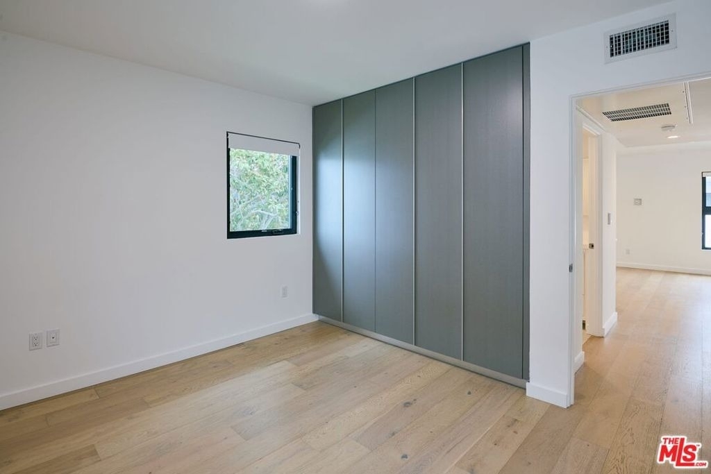 11785 Gateway Boulevard - Photo 8