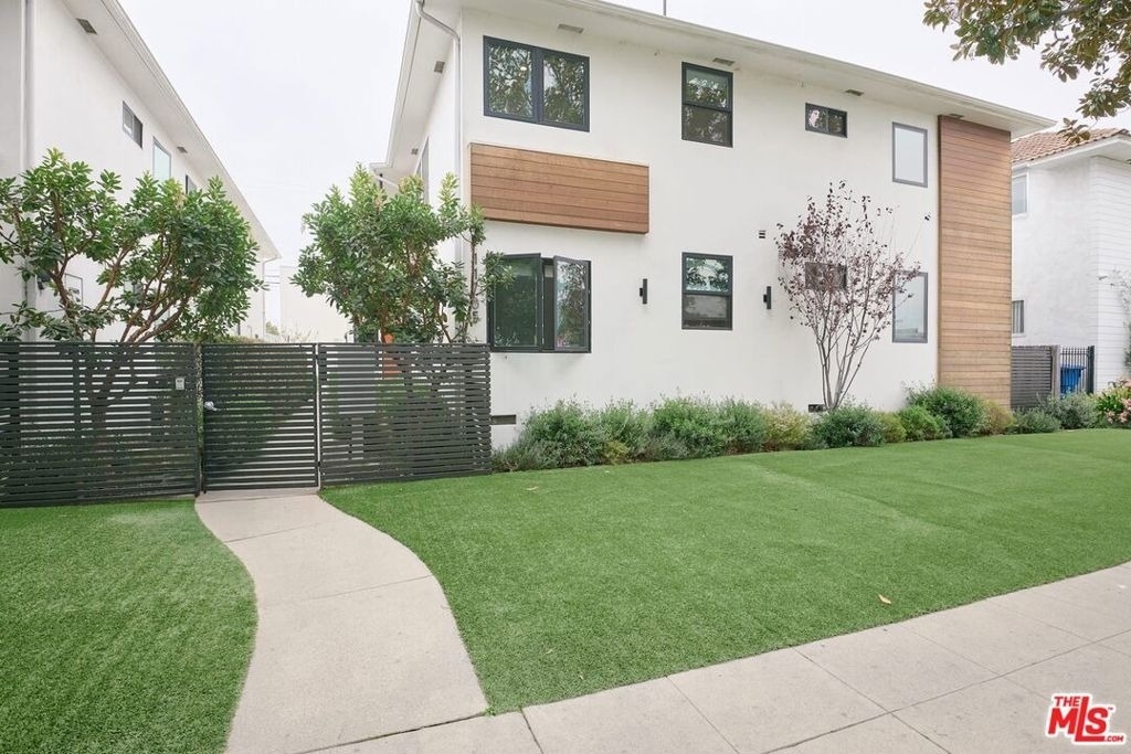 11785 Gateway Boulevard - Photo 20