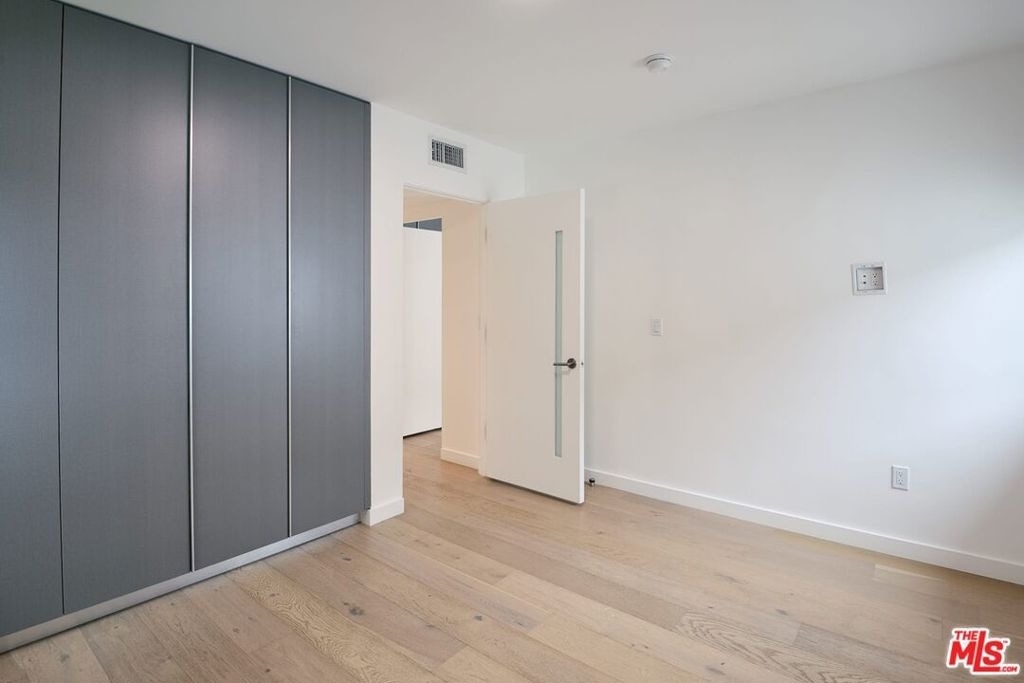 11785 Gateway Boulevard - Photo 9