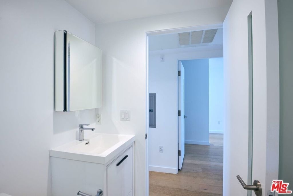 11785 Gateway Boulevard - Photo 12