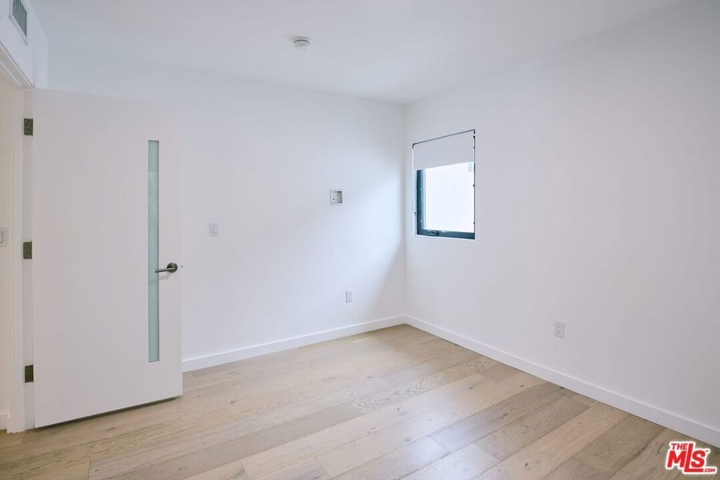 11785 Gateway Boulevard - Photo 10