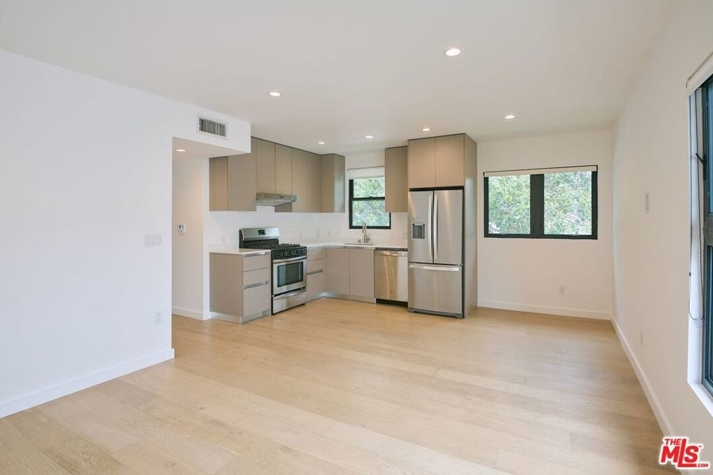 11785 Gateway Boulevard - Photo 14