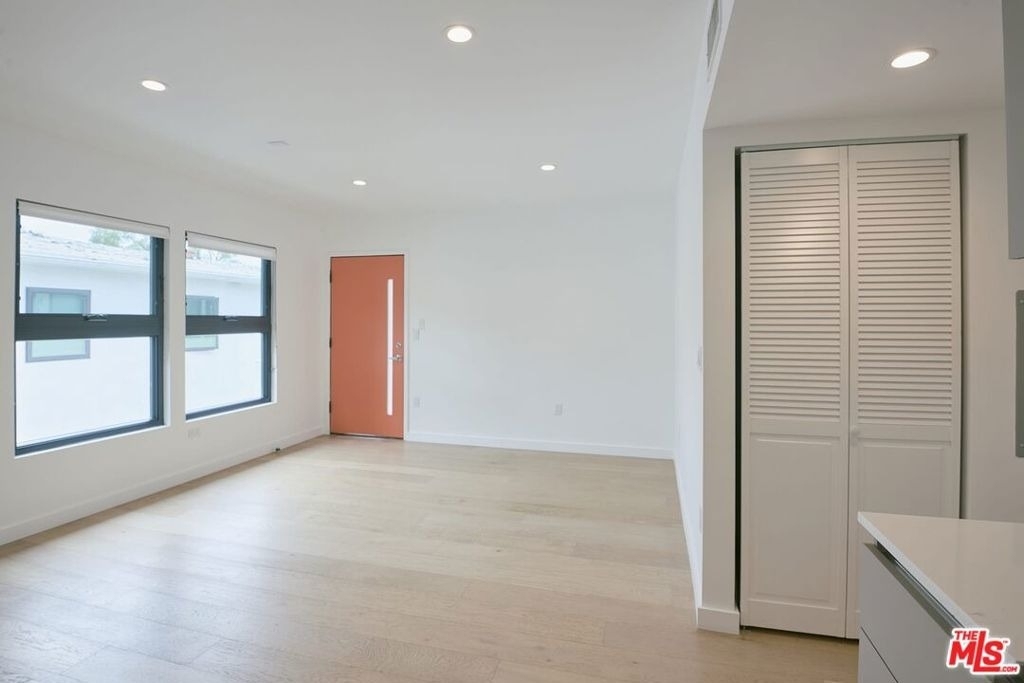 11785 Gateway Boulevard - Photo 16