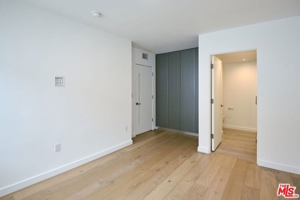 11785 Gateway Boulevard - Photo 3