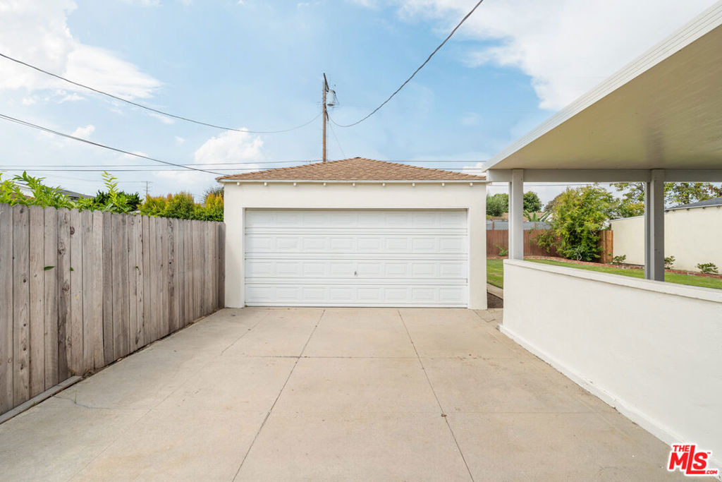 7869 Croydon Avenue - Photo 11