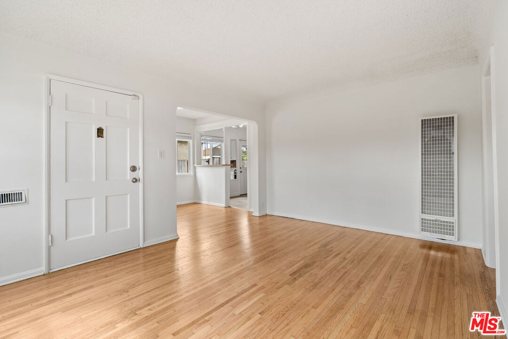 7869 Croydon Avenue - Photo 1