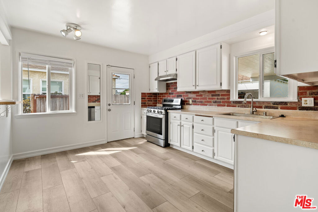 7869 Croydon Avenue - Photo 4