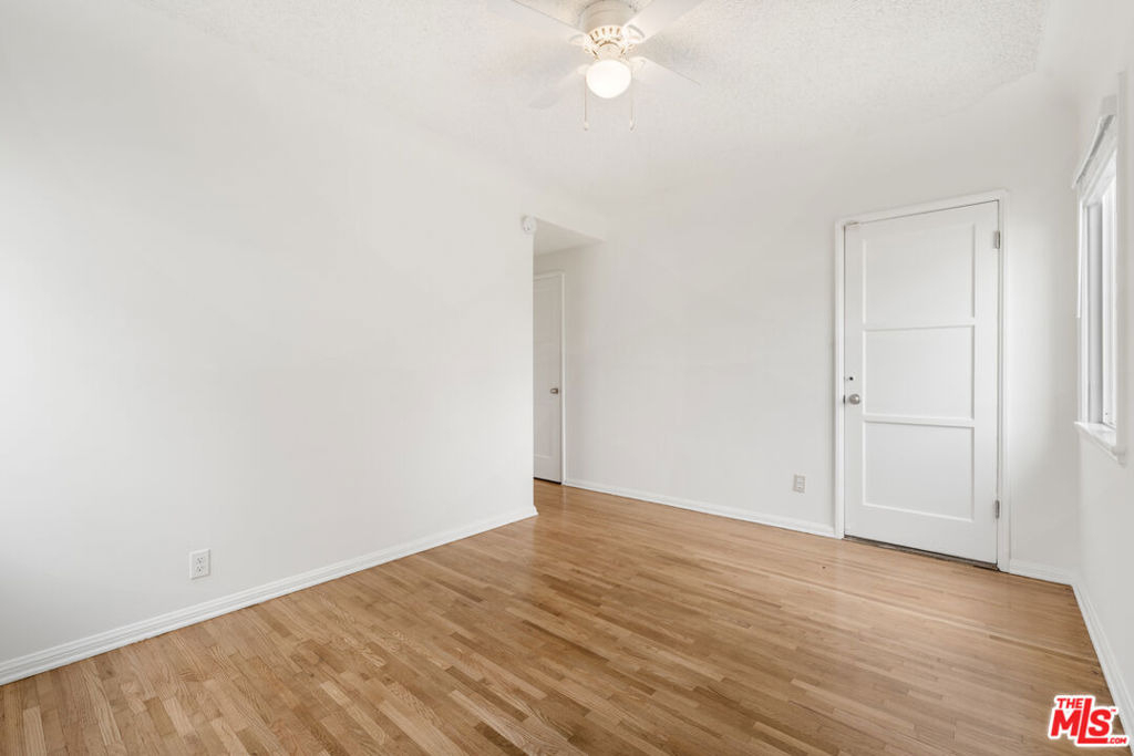 7869 Croydon Avenue - Photo 7