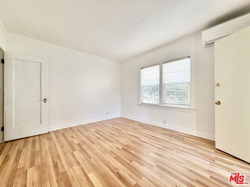 1450 S Hayworth Avenue - Photo 6