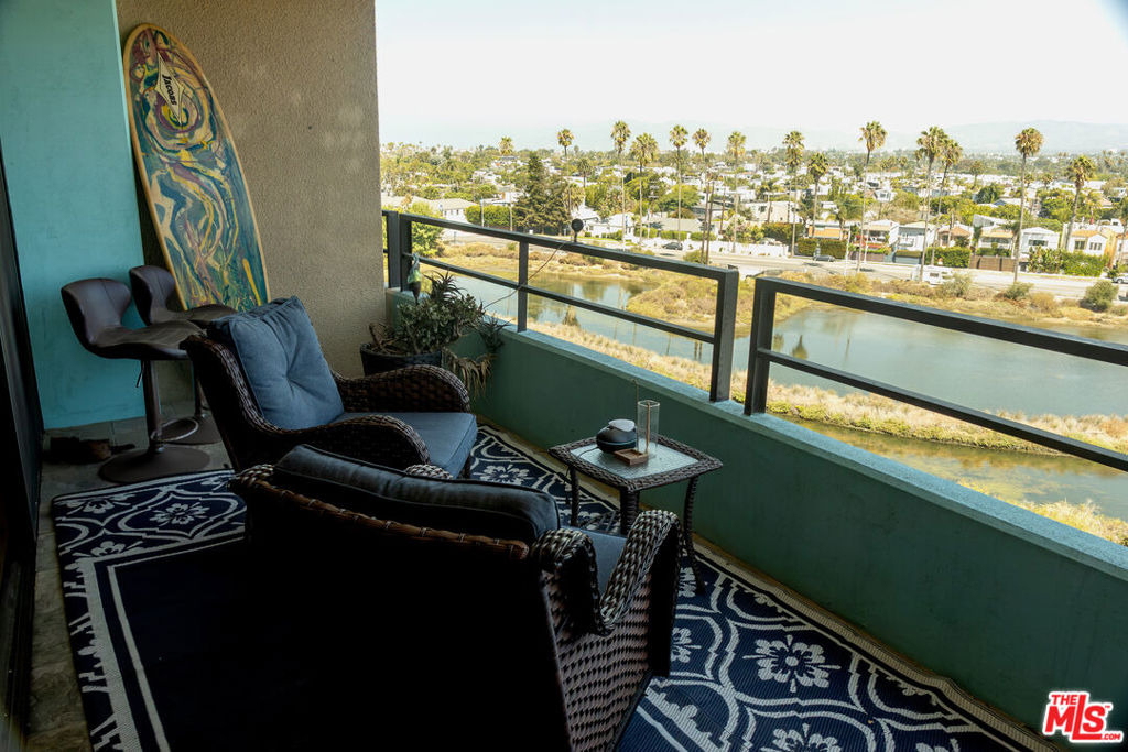 4265 Marina City Drive - Photo 3