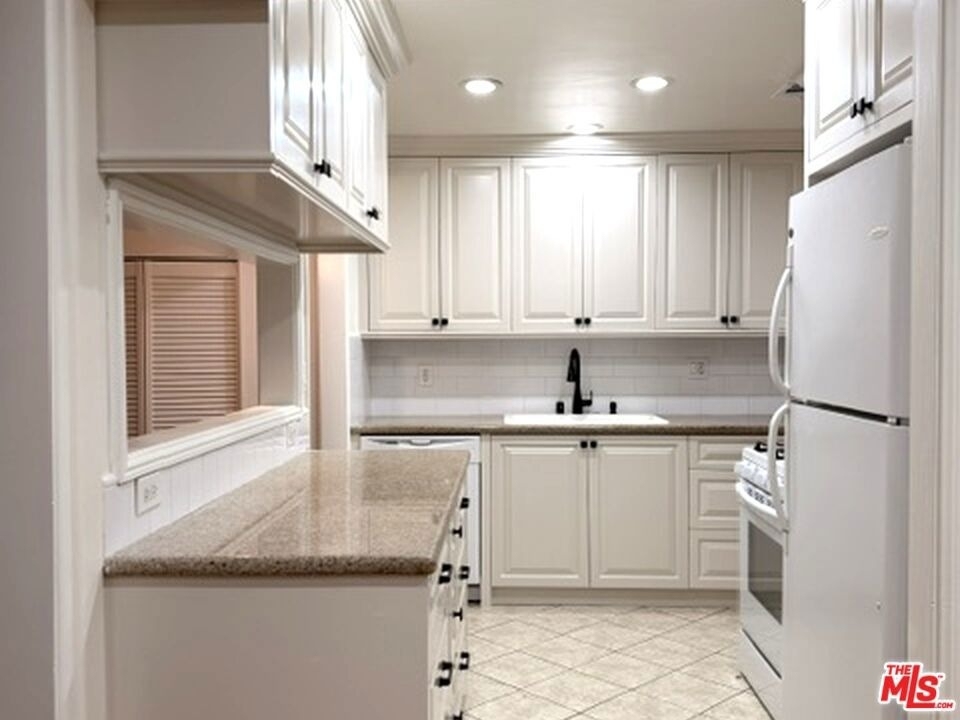 6313 Bluebell Avenue - Photo 7