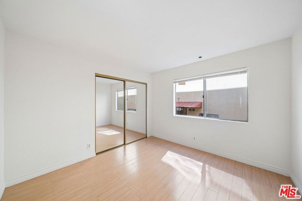 158 N Normandie Avenue - Photo 14